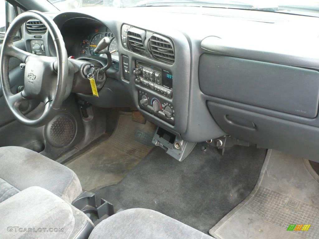 2001 S10 LS Extended Cab 4x4 - Indigo Blue Metallic / Graphite photo #10