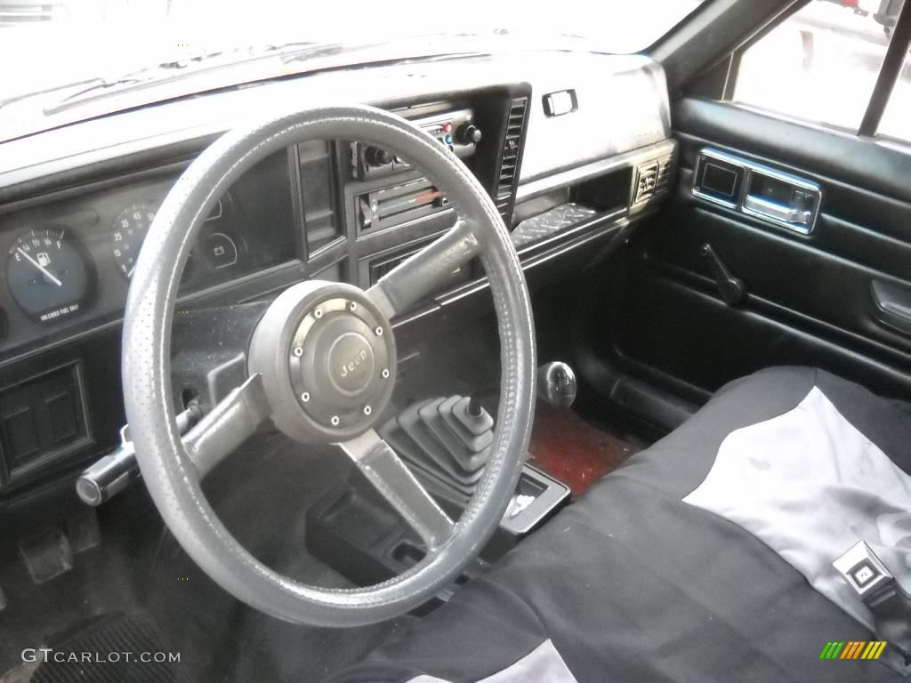1987 Comanche Regular Cab - Colorado Red / Black photo #7