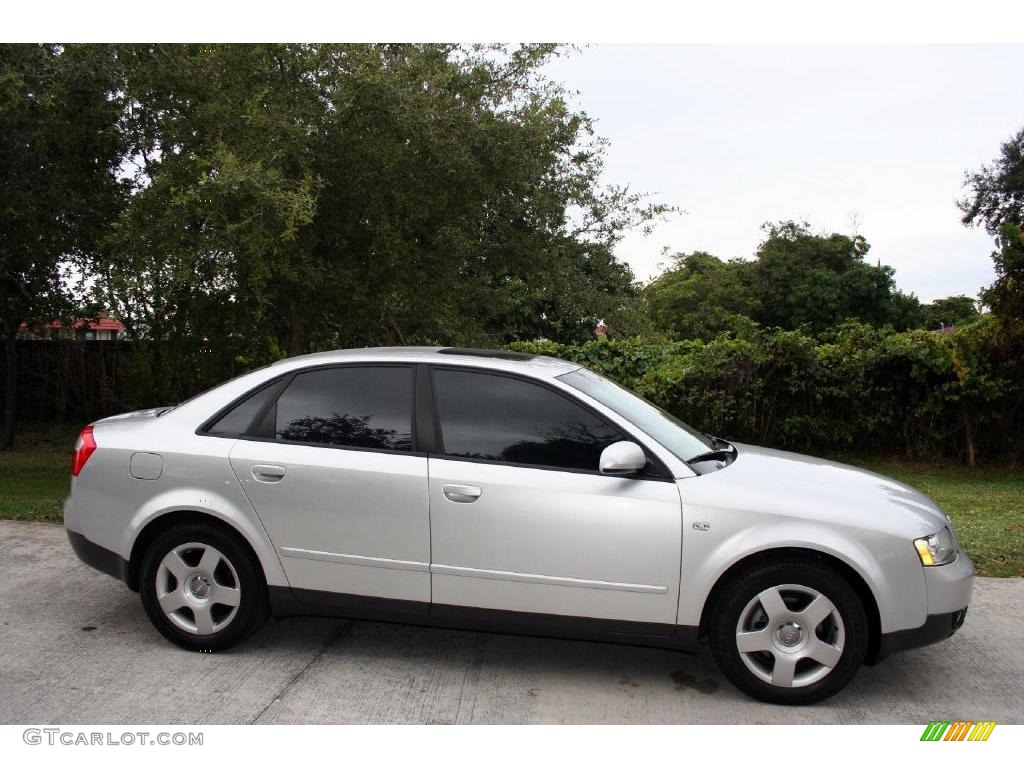 2004 A4 1.8T Sedan - Light Silver Metallic / Platinum photo #13