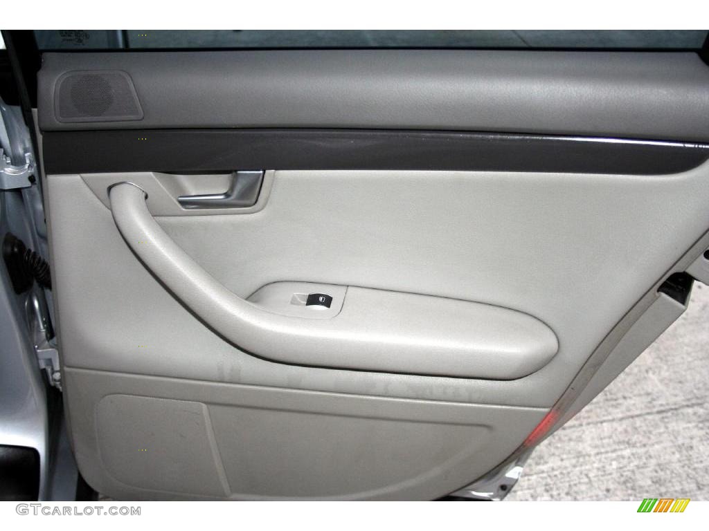 2004 A4 1.8T Sedan - Light Silver Metallic / Platinum photo #32