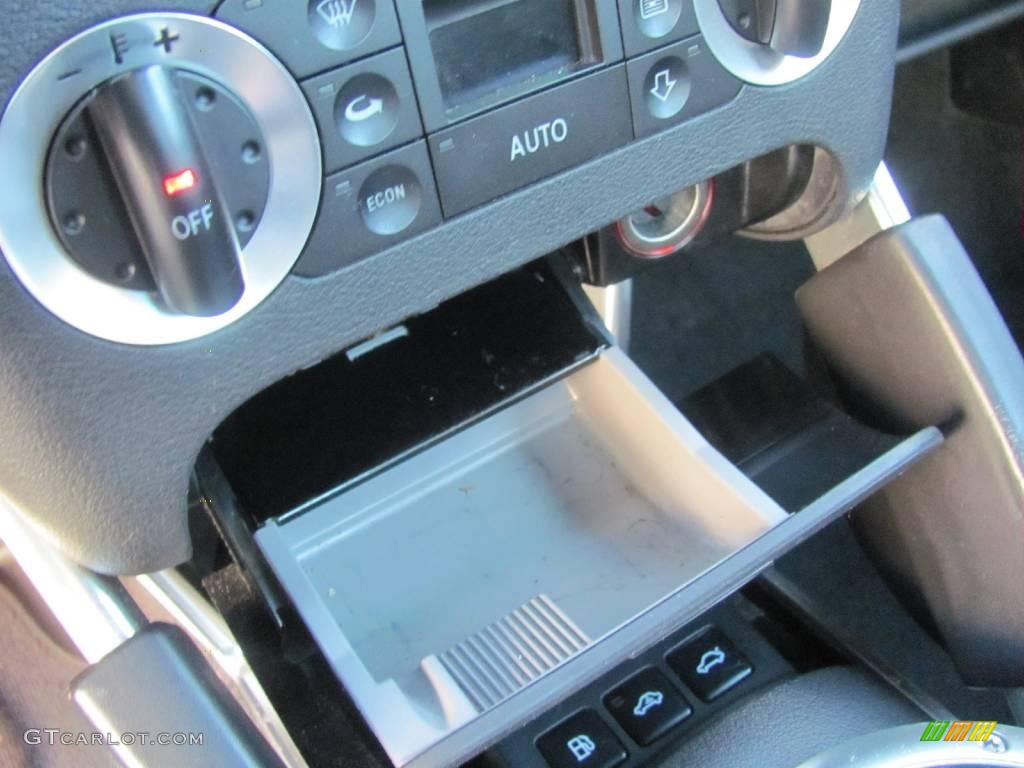 2002 Audi TT 1.8T quattro Coupe Controls Photo #23195201