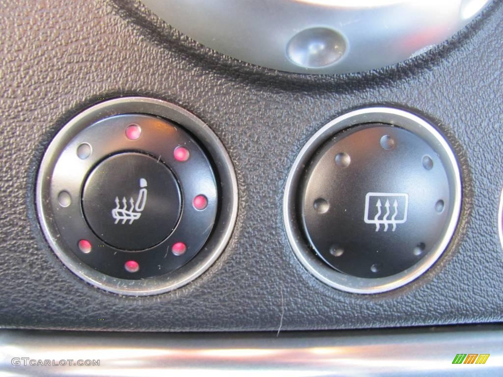 2002 Audi TT 1.8T quattro Coupe Controls Photo #23195226