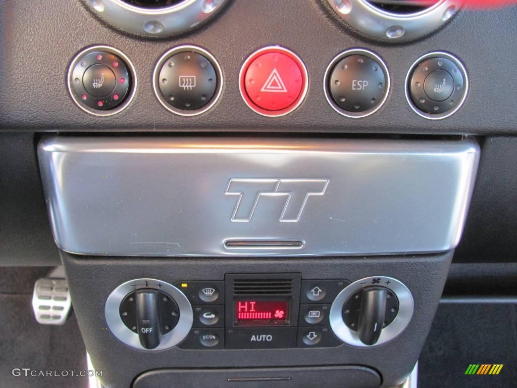 2002 Audi TT 1.8T quattro Coupe Controls Photo #23195537