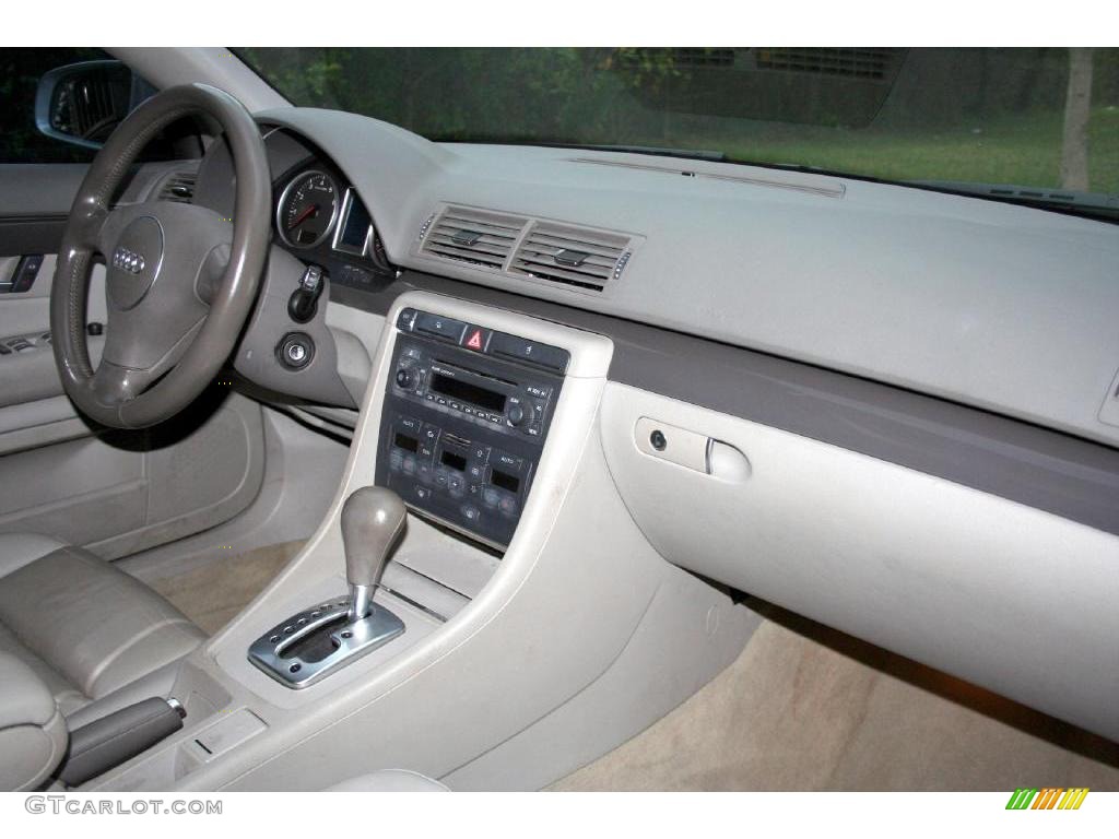 2004 A4 1.8T Sedan - Light Silver Metallic / Platinum photo #42