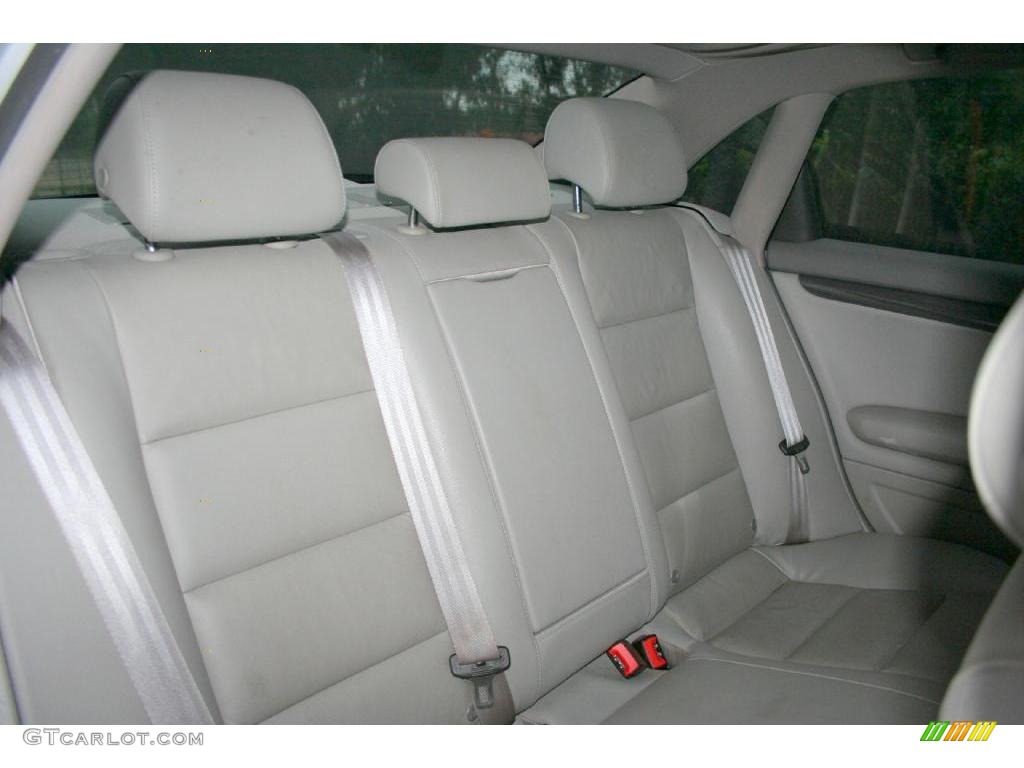 2004 A4 1.8T Sedan - Light Silver Metallic / Platinum photo #46