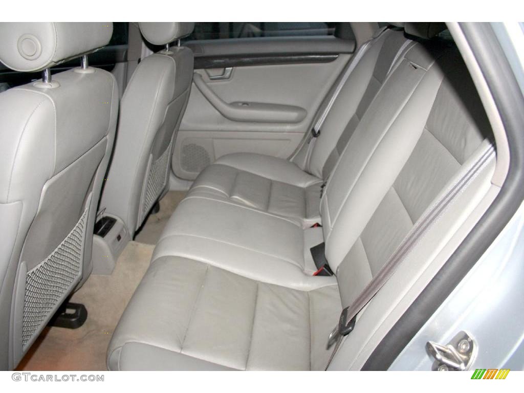 2004 A4 1.8T Sedan - Light Silver Metallic / Platinum photo #47