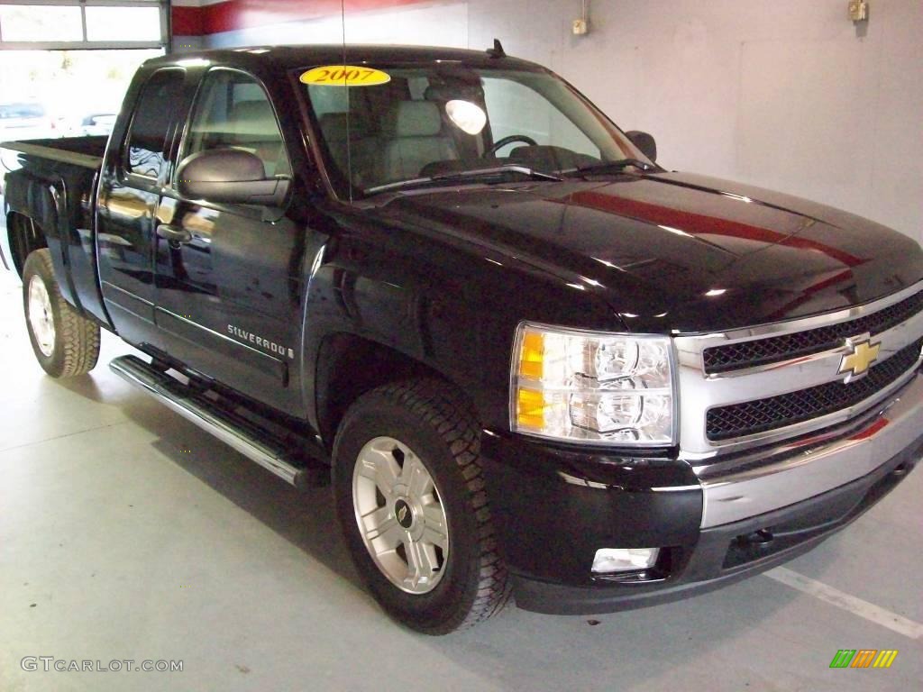 2007 Silverado 1500 LT Extended Cab 4x4 - Black / Light Titanium/Dark Titanium Gray photo #1