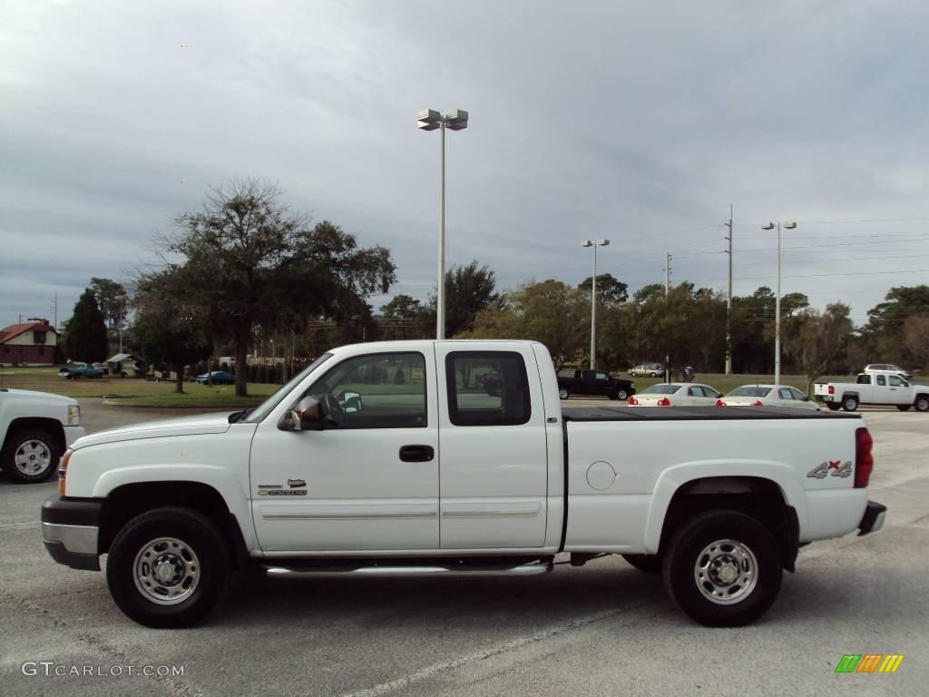 2003 Silverado 2500HD LS Extended Cab 4x4 - Summit White / Medium Gray photo #2