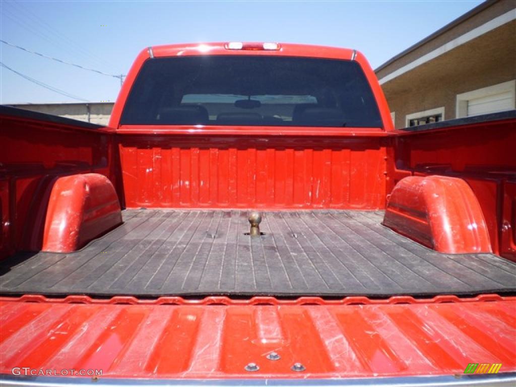 2006 Silverado 2500HD LT Crew Cab 4x4 - Victory Red / Tan photo #12