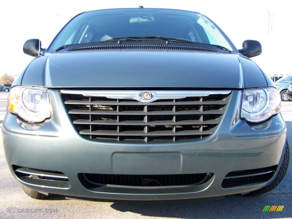2007 Town & Country Touring - Magnesium Pearl / Medium Slate Gray photo #3