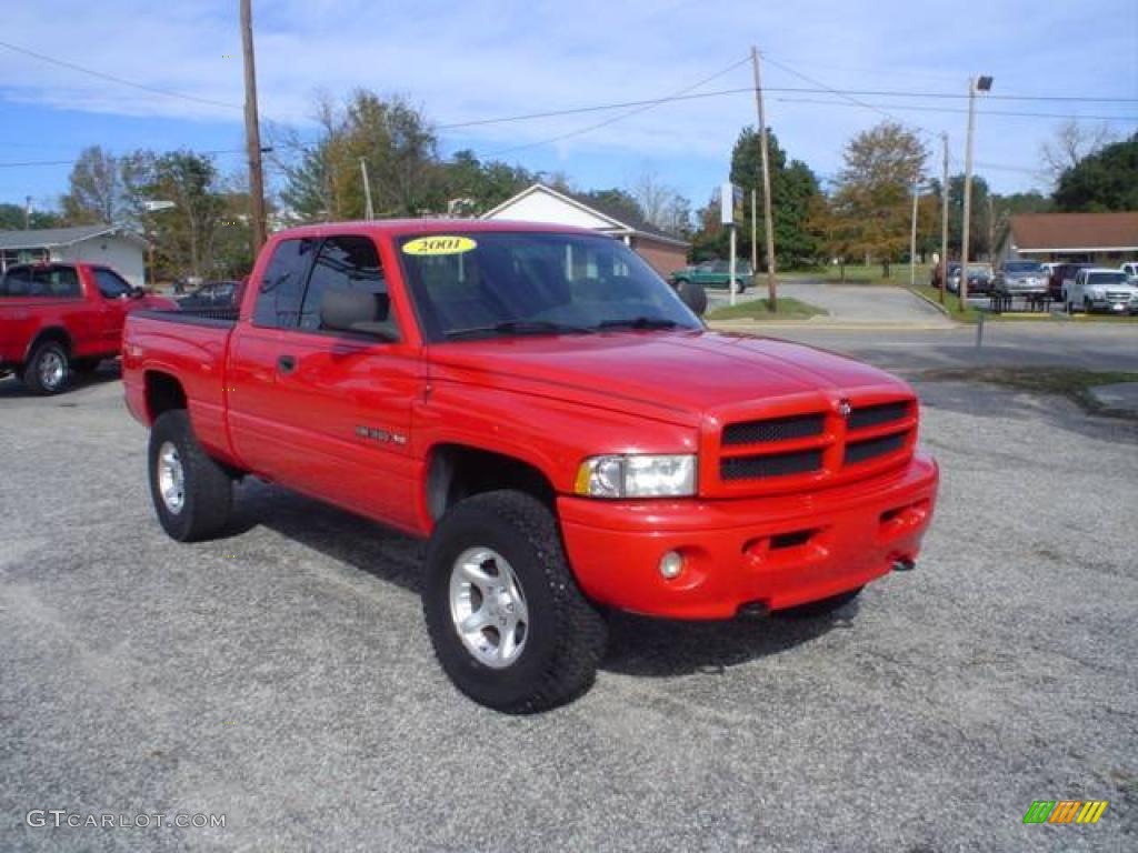 2001 Ram 1500 Sport Club Cab 4x4 - Flame Red / Agate photo #3