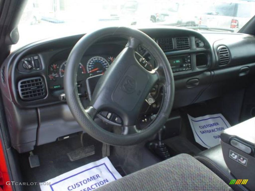 2001 Ram 1500 Sport Club Cab 4x4 - Flame Red / Agate photo #21