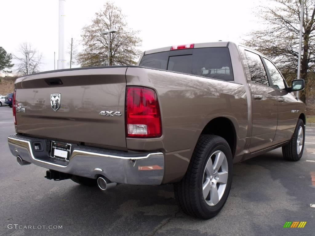 2010 Ram 1500 Big Horn Crew Cab 4x4 - Austin Tan Pearl / Light Pebble Beige/Bark Brown photo #3