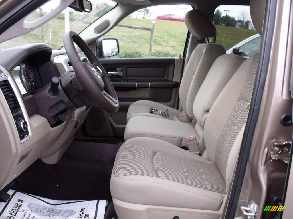 2010 Ram 1500 Big Horn Crew Cab 4x4 - Austin Tan Pearl / Light Pebble Beige/Bark Brown photo #7