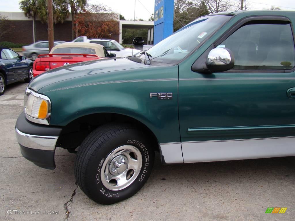 1999 F150 XL Extended Cab 4x4 - Woodland Green Metallic / Medium Graphite photo #27