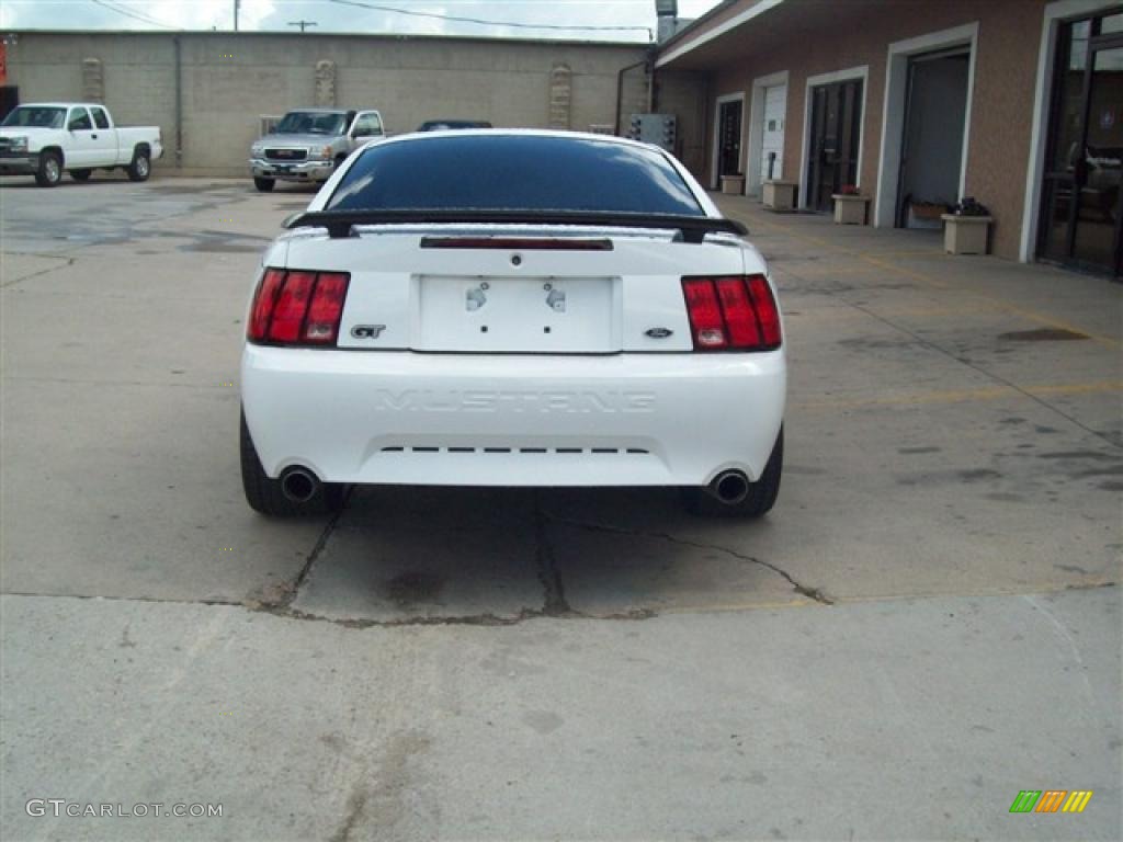 2002 Mustang GT Coupe - Oxford White / Medium Parchment photo #7