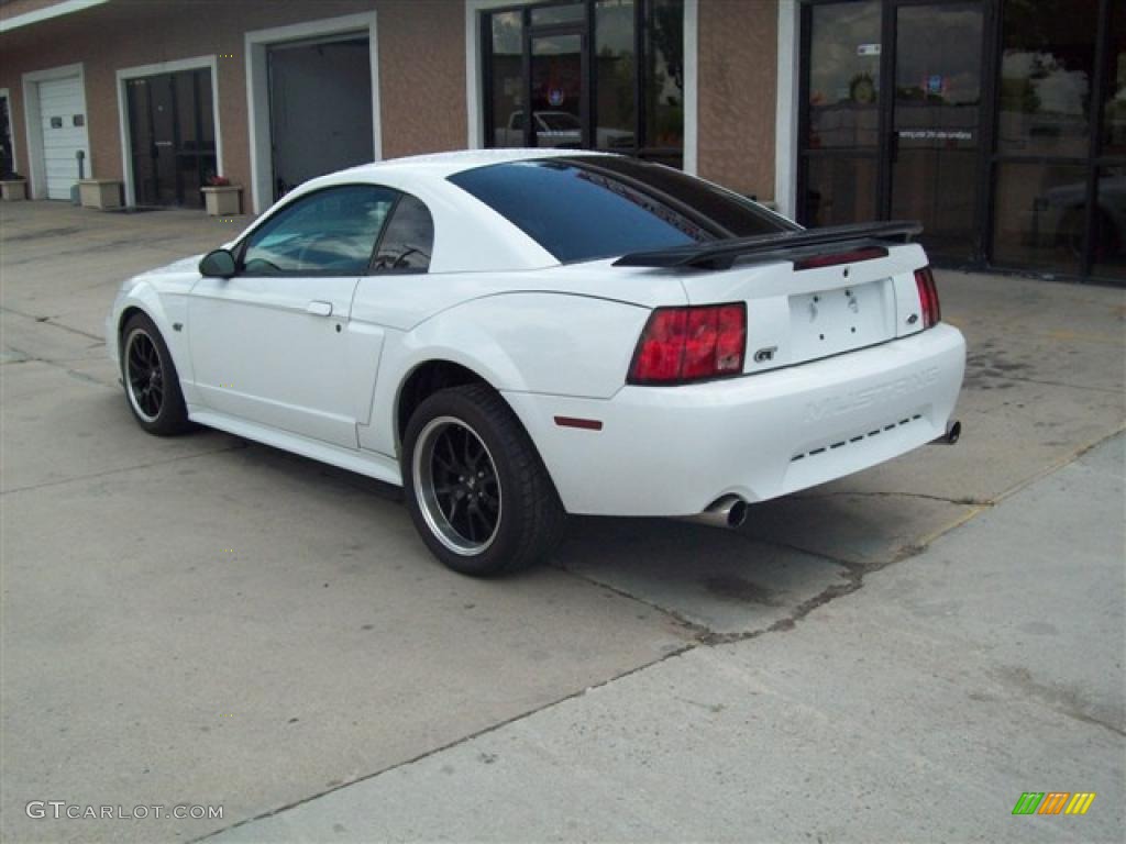 2002 Mustang GT Coupe - Oxford White / Medium Parchment photo #8