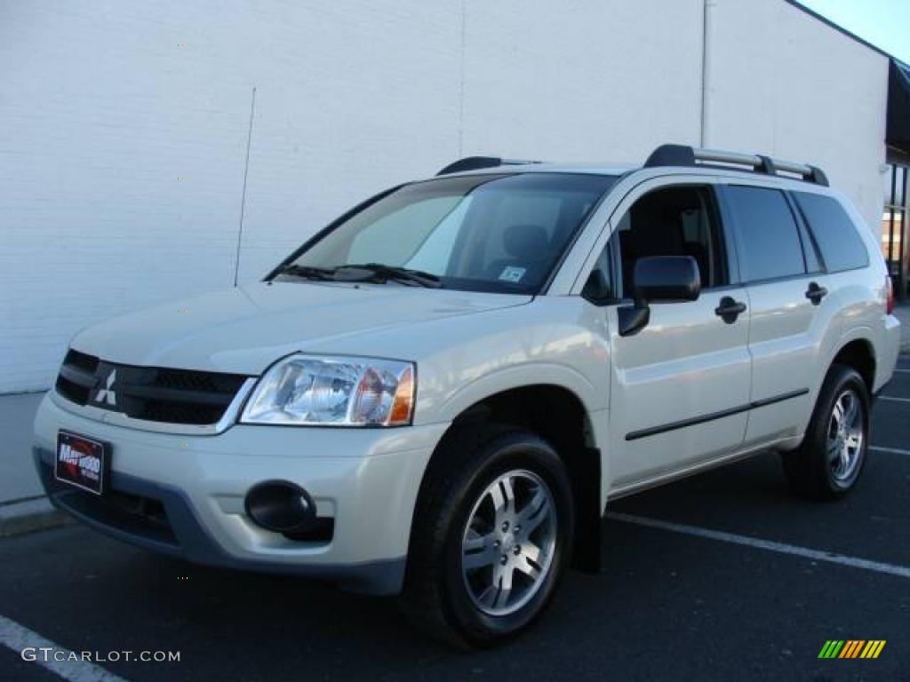 2006 Endeavor LS AWD - Dover White Pearl / Charcoal photo #1