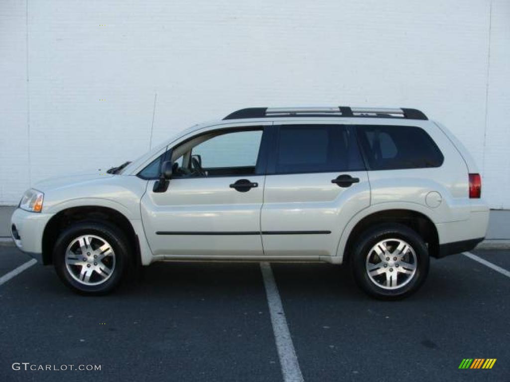 2006 Endeavor LS AWD - Dover White Pearl / Charcoal photo #3