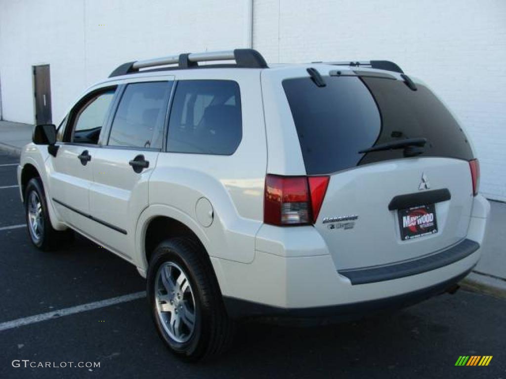 2006 Endeavor LS AWD - Dover White Pearl / Charcoal photo #4