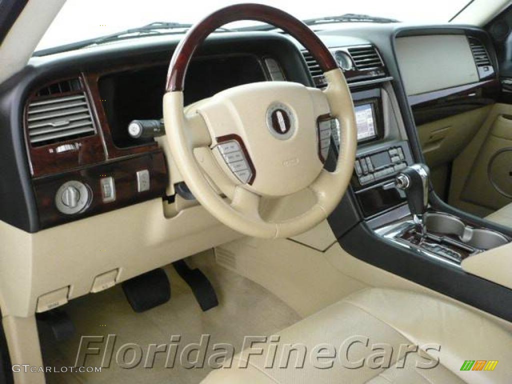 2005 Navigator Luxury - Black Clearcoat / Camel photo #13