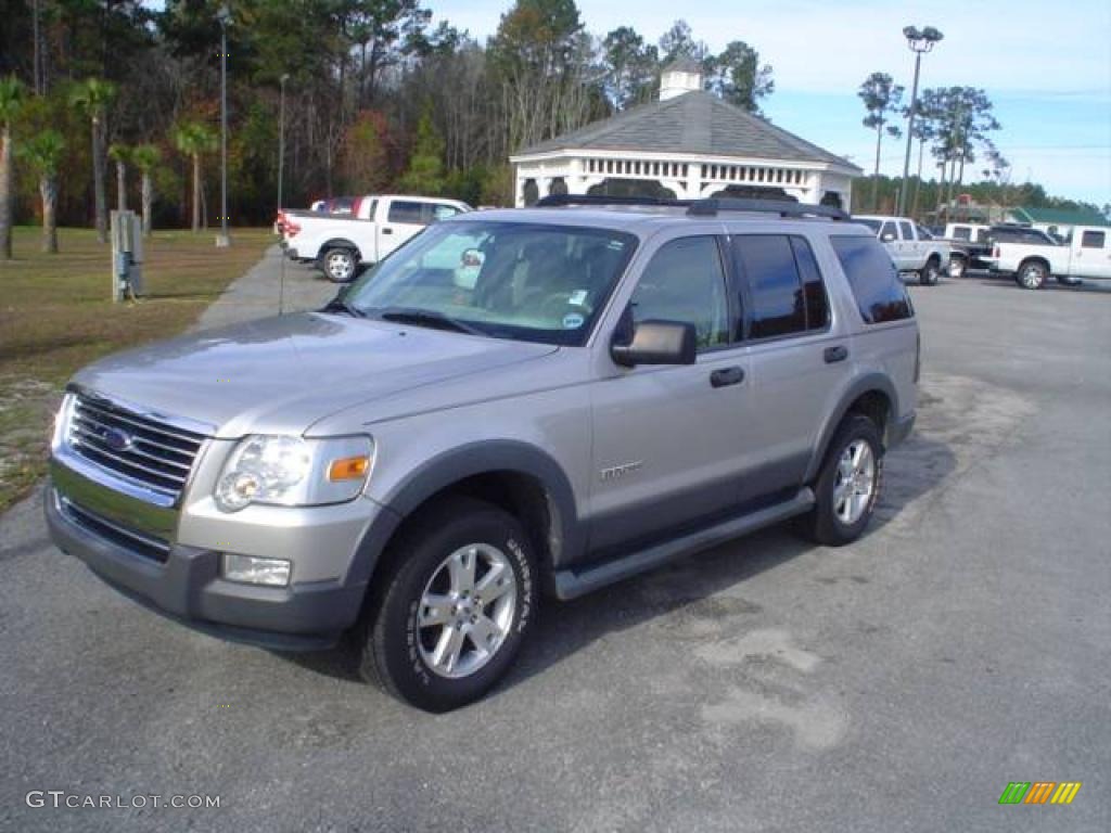 2006 Explorer XLT - Silver Birch Metallic / Camel photo #1