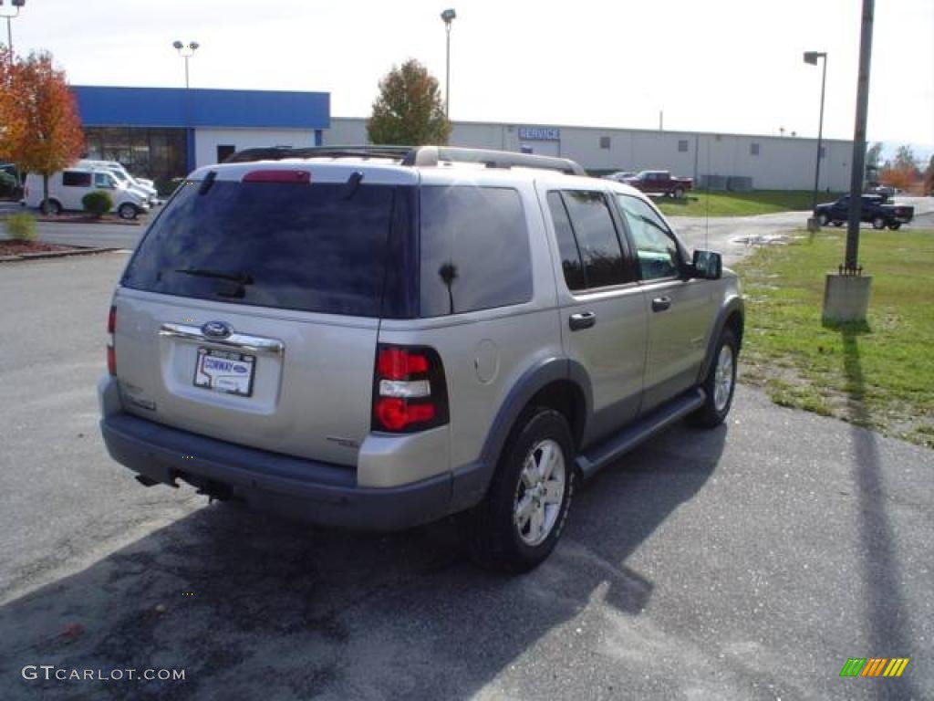 2006 Explorer XLT - Silver Birch Metallic / Camel photo #5