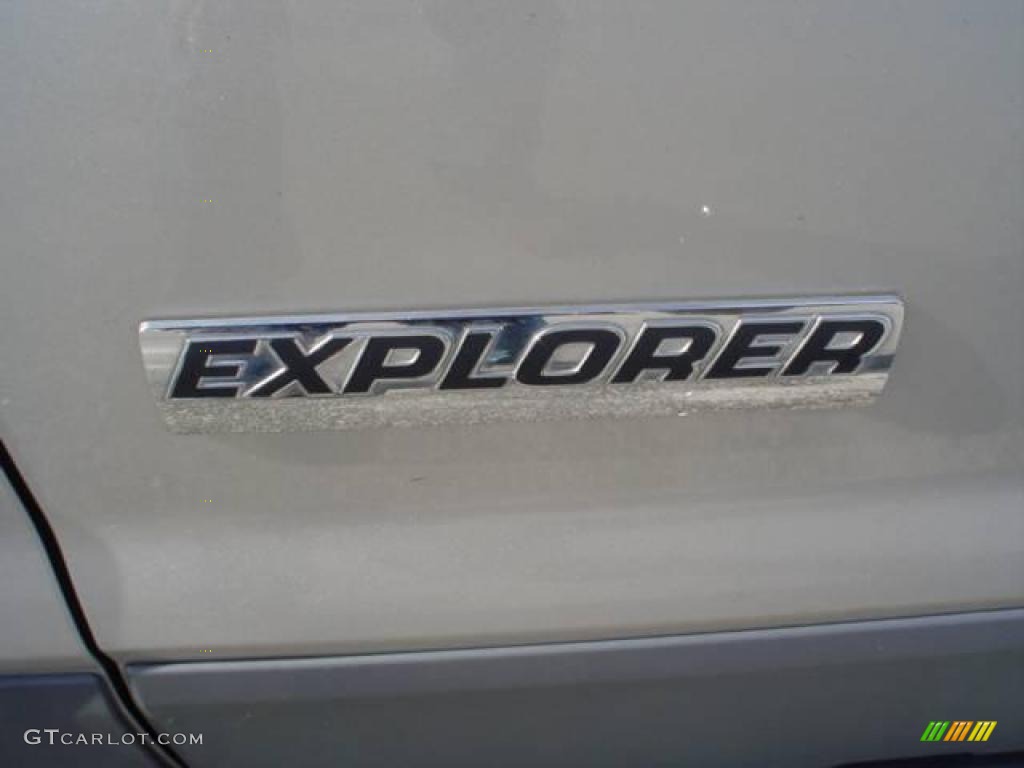 2006 Explorer XLT - Silver Birch Metallic / Camel photo #14