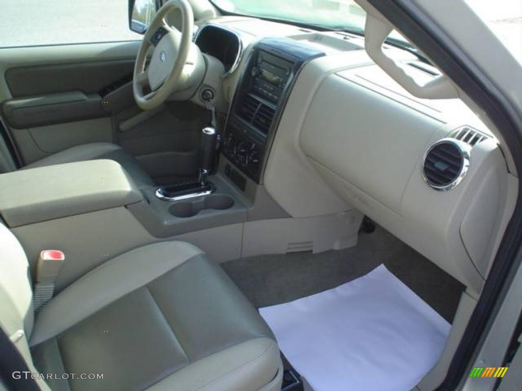 2006 Explorer XLT - Silver Birch Metallic / Camel photo #19