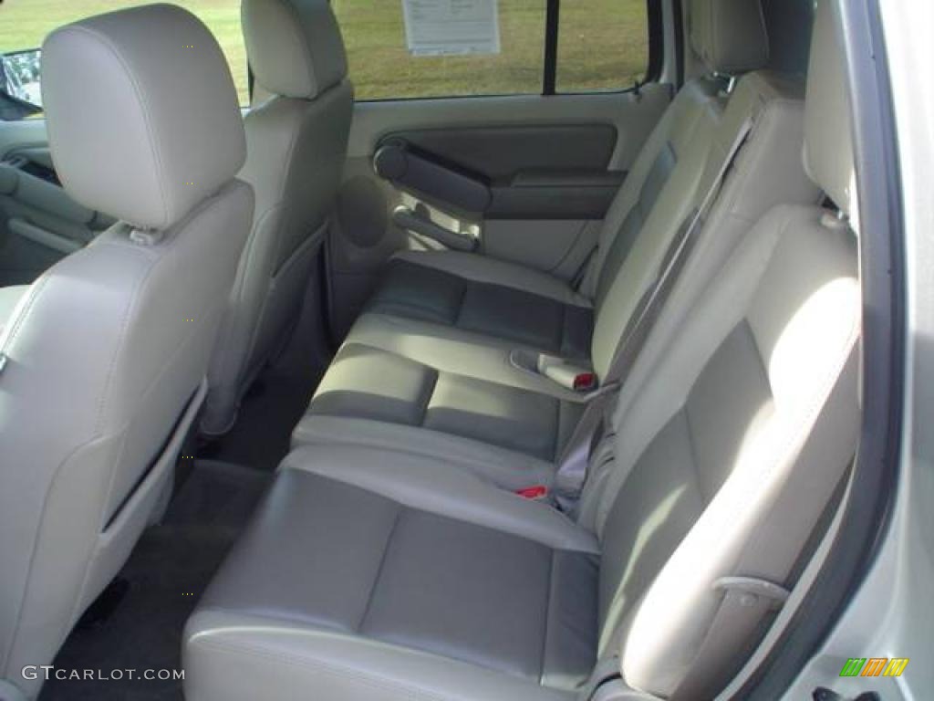 2006 Explorer XLT - Silver Birch Metallic / Camel photo #21