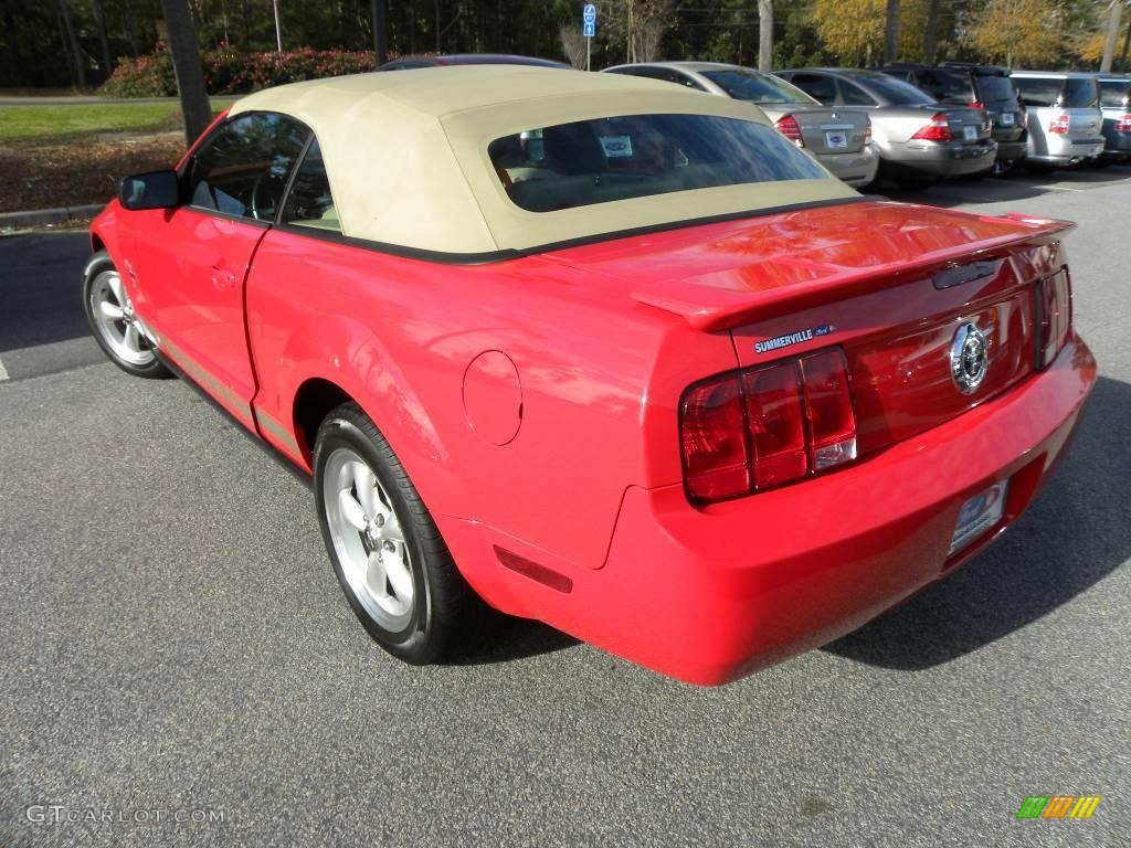 2007 Mustang V6 Premium Convertible - Torch Red / Medium Parchment photo #13