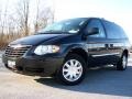 2007 Brilliant Black Crystal Pearl Chrysler Town & Country Touring  photo #4