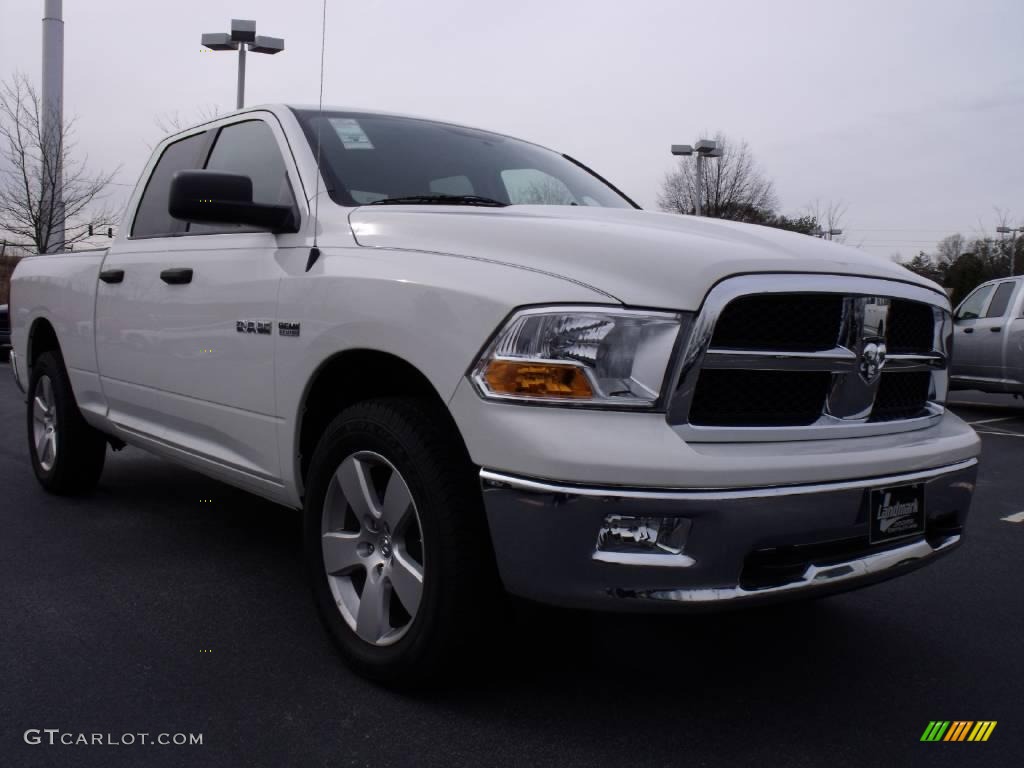 2009 Ram 1500 SLT Quad Cab 4x4 - Stone White / Light Pebble Beige/Bark Brown photo #4