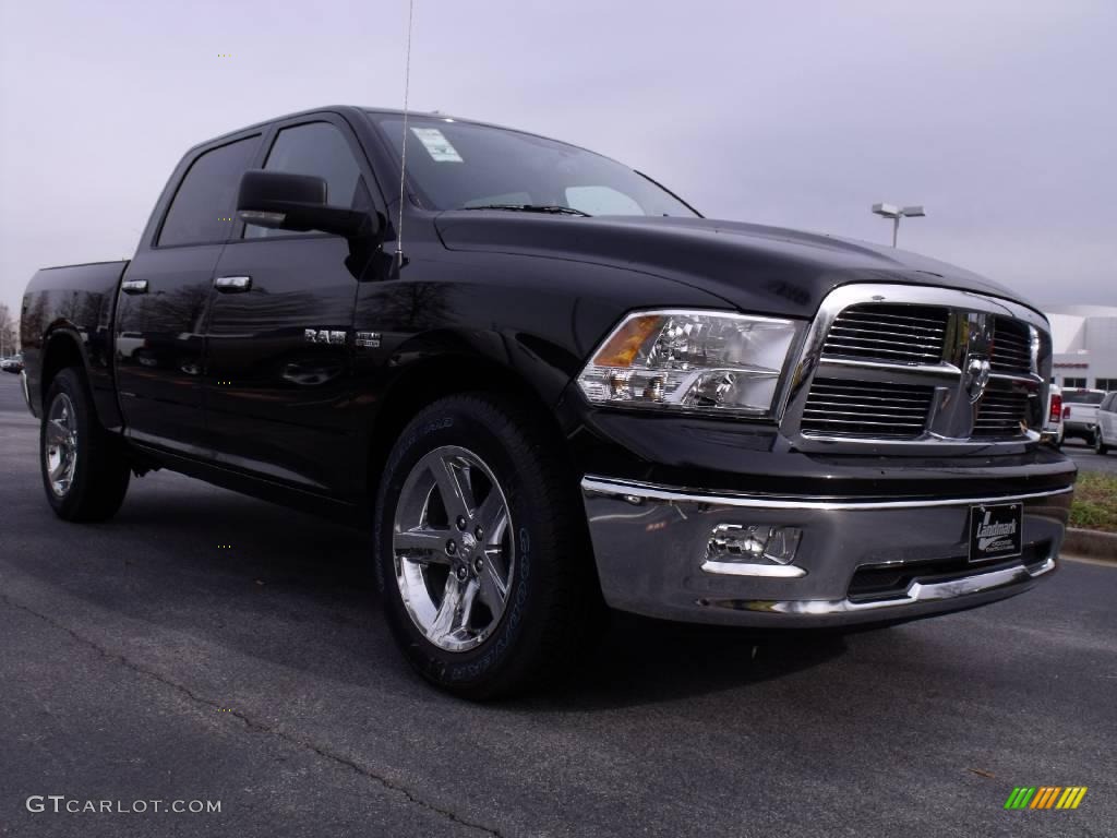 2010 Ram 1500 Big Horn Crew Cab - Brilliant Black Crystal Pearl / Dark Slate/Medium Graystone photo #4