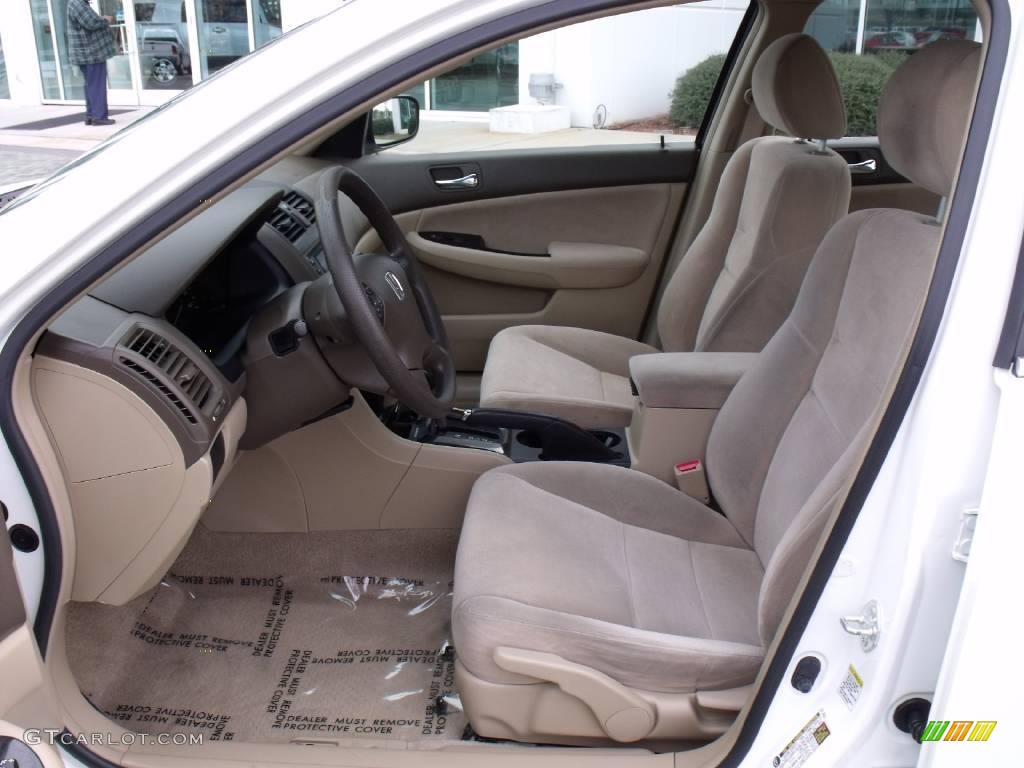 2007 Accord SE Sedan - Taffeta White / Ivory photo #10