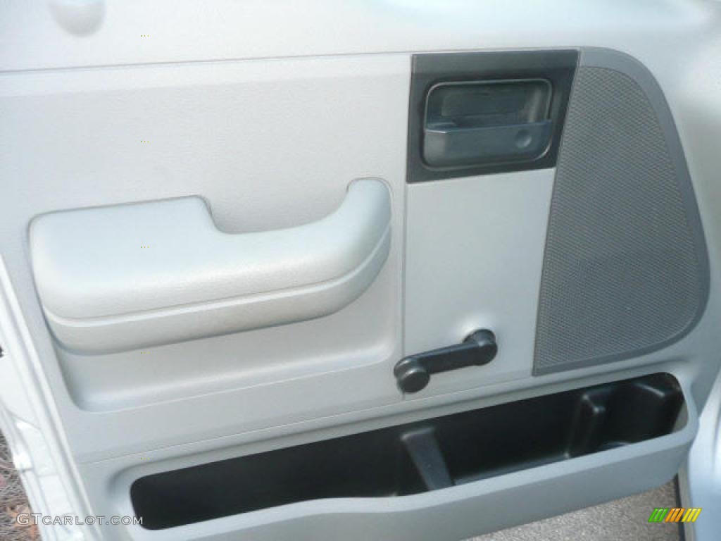 2008 F150 XL Regular Cab - Silver Metallic / Medium/Dark Flint photo #14