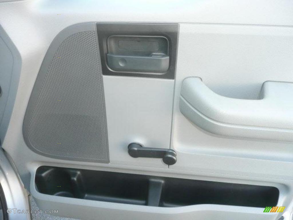 2008 F150 XL Regular Cab - Silver Metallic / Medium/Dark Flint photo #16