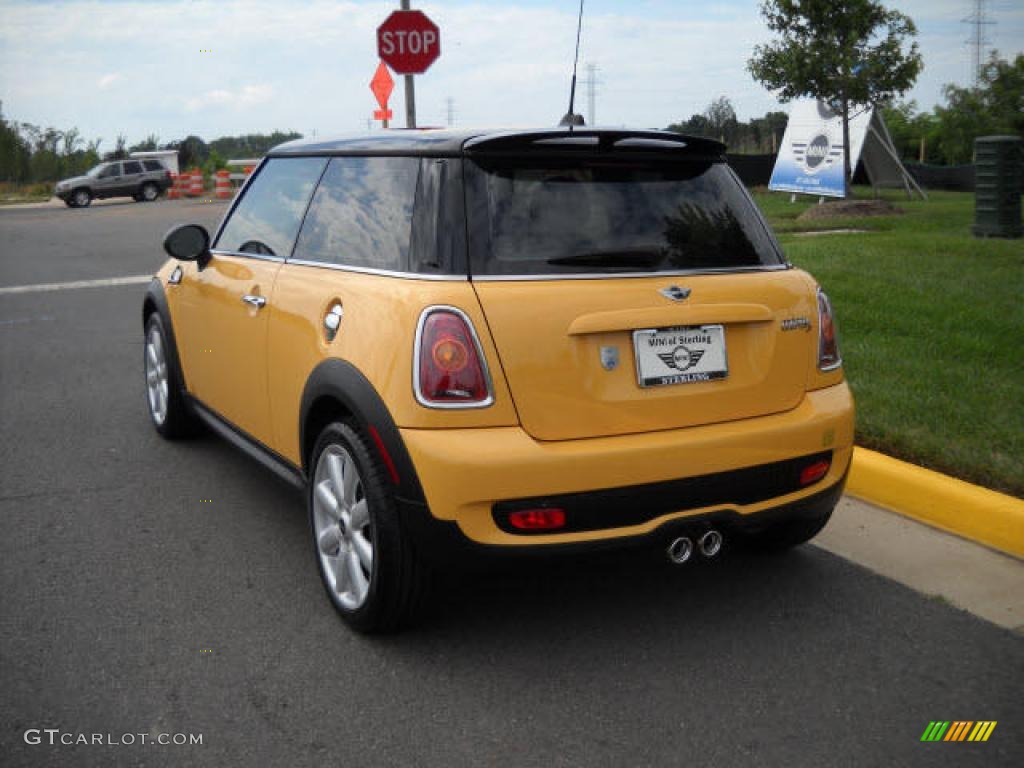 2007 Cooper S Hardtop - Mellow Yellow / Carbon Black/Black photo #3
