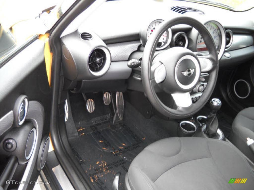 2007 Cooper S Hardtop - Mellow Yellow / Carbon Black/Black photo #9