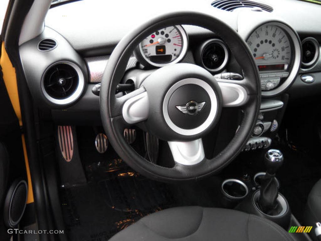 2007 Cooper S Hardtop - Mellow Yellow / Carbon Black/Black photo #10