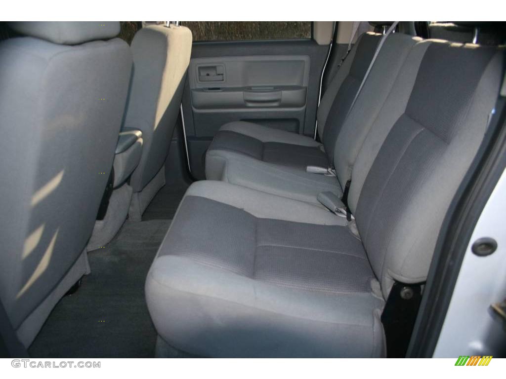 2005 Dakota SLT Quad Cab 4x4 - Bright Silver Metallic / Medium Slate Gray photo #18
