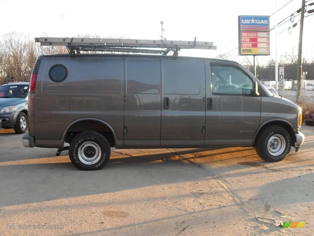 2000 Savana Van 1500 Cargo - Storm Gray Metallic / Pewter photo #1