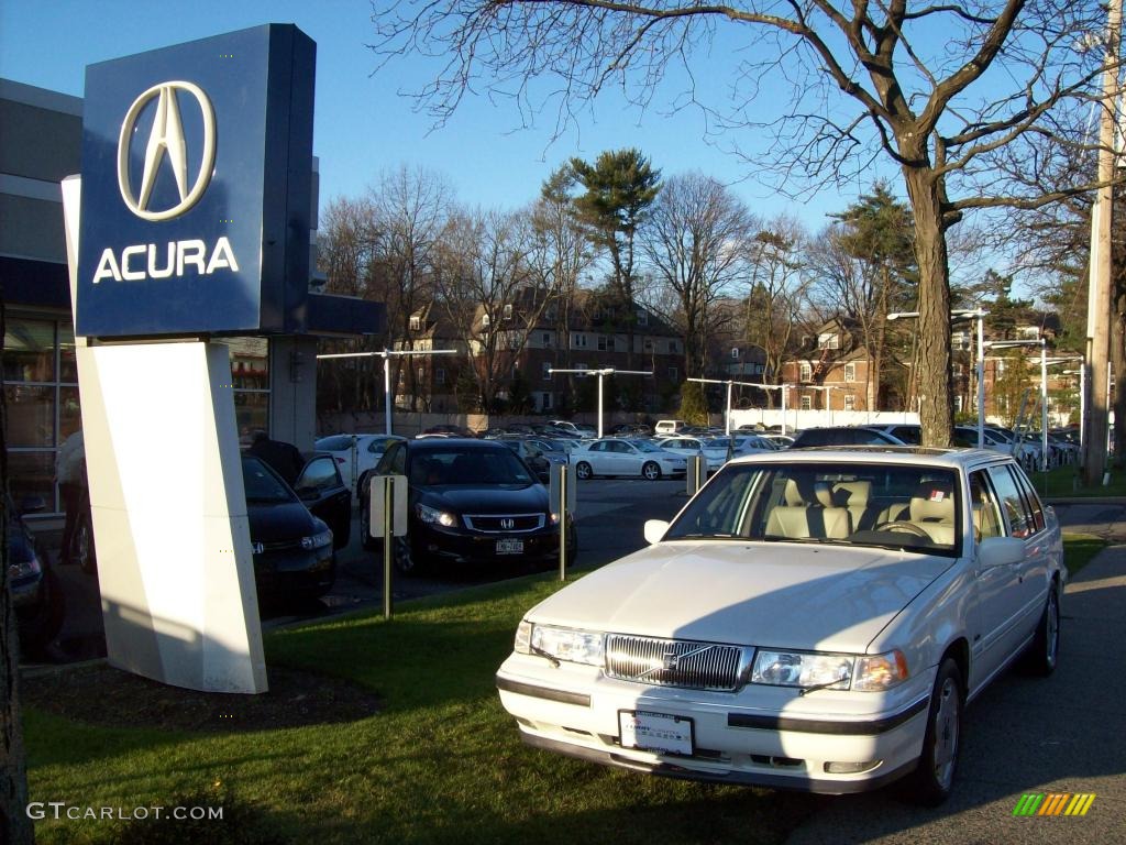 1998 S90 Sedan - White / Tan photo #1