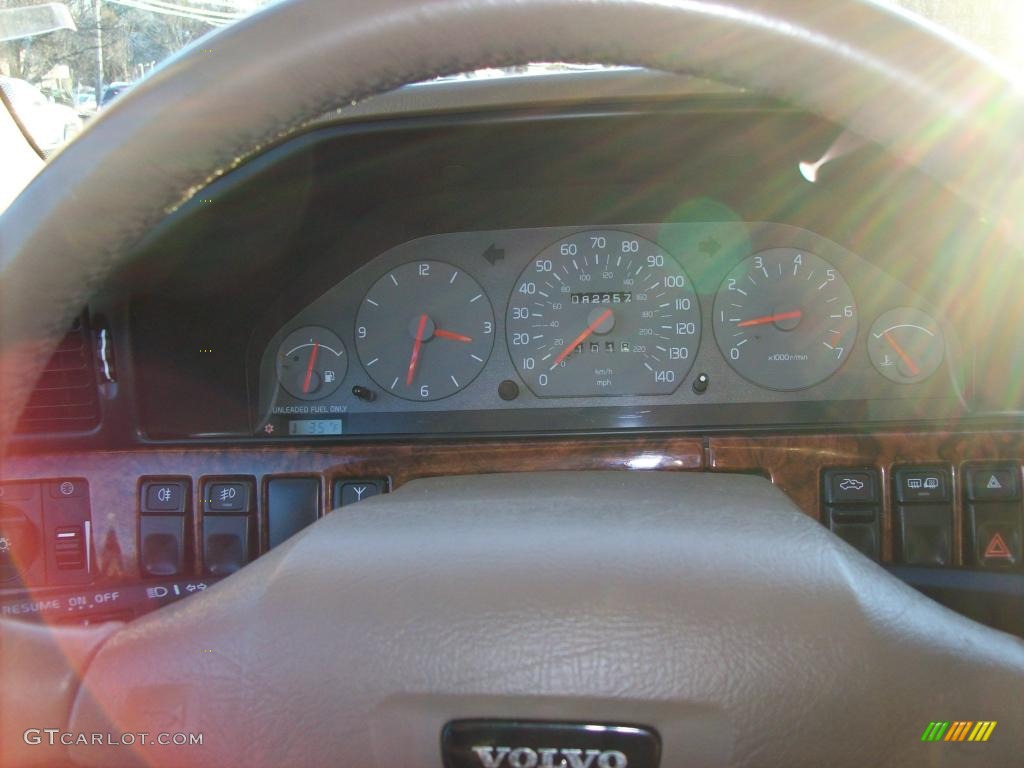 1998 S90 Sedan - White / Tan photo #16