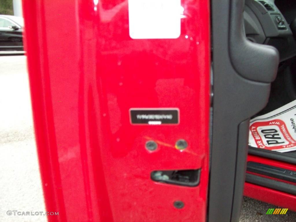 2009 V50 2.4i - Passion Red / Off Black photo #21