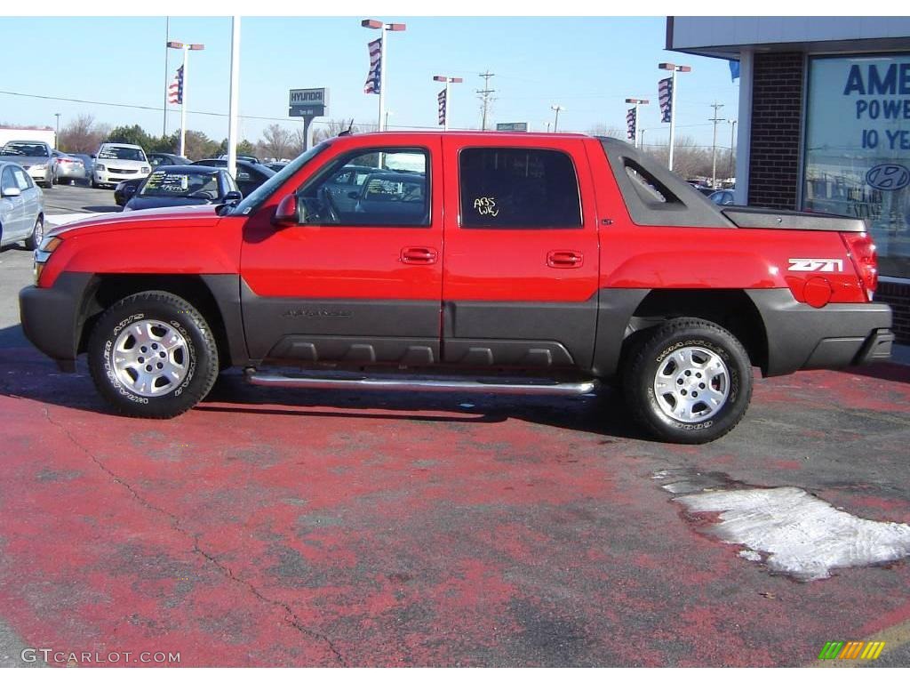 2005 Avalanche Z71 4x4 - Victory Red / Gray/Dark Charcoal photo #2
