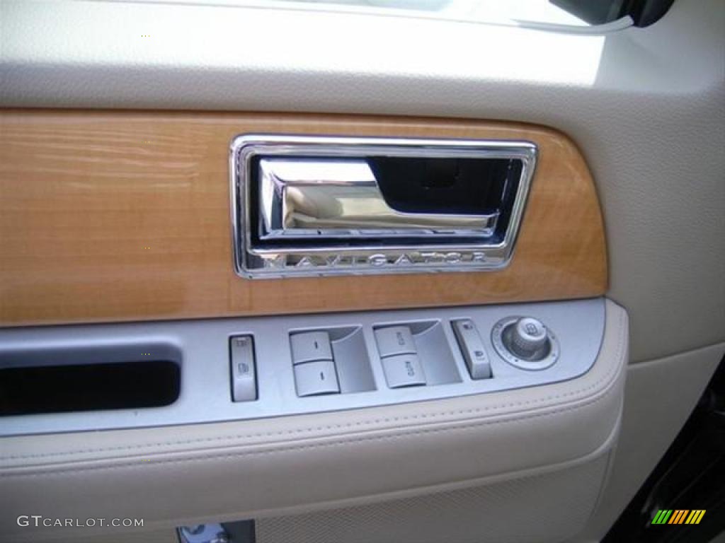 2008 Navigator Luxury 4x4 - Black / Stone photo #11