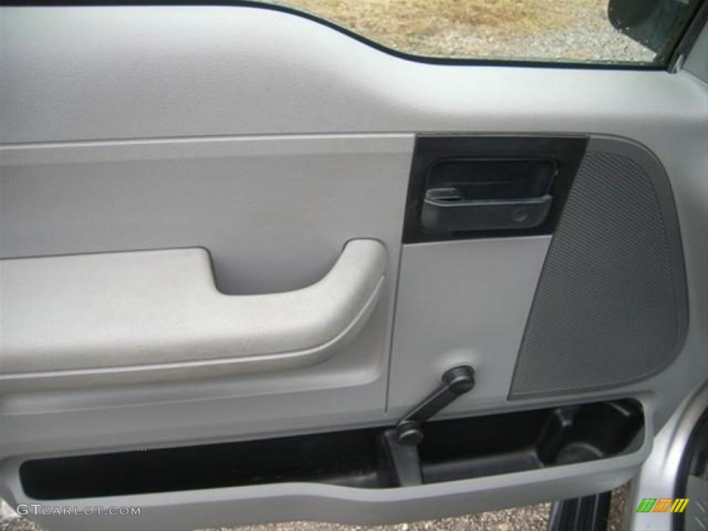 2006 F150 STX SuperCab 4x4 - Silver Metallic / Medium/Dark Flint photo #21