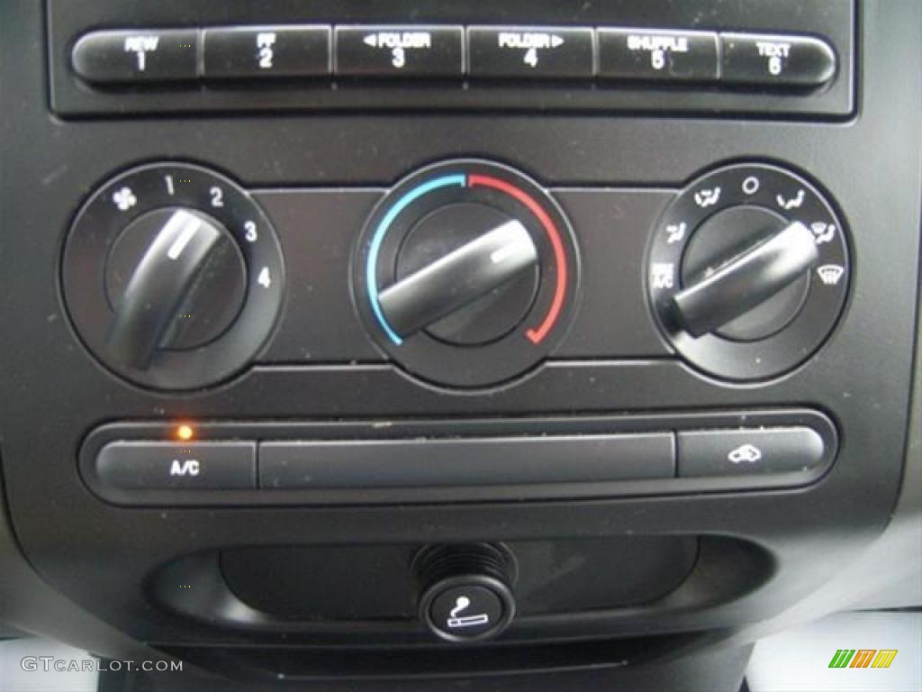 2006 F150 STX SuperCab 4x4 - Silver Metallic / Medium/Dark Flint photo #26