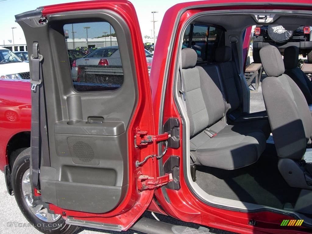 2004 Titan SE King Cab - Red Brawn / Graphite/Titanium photo #13